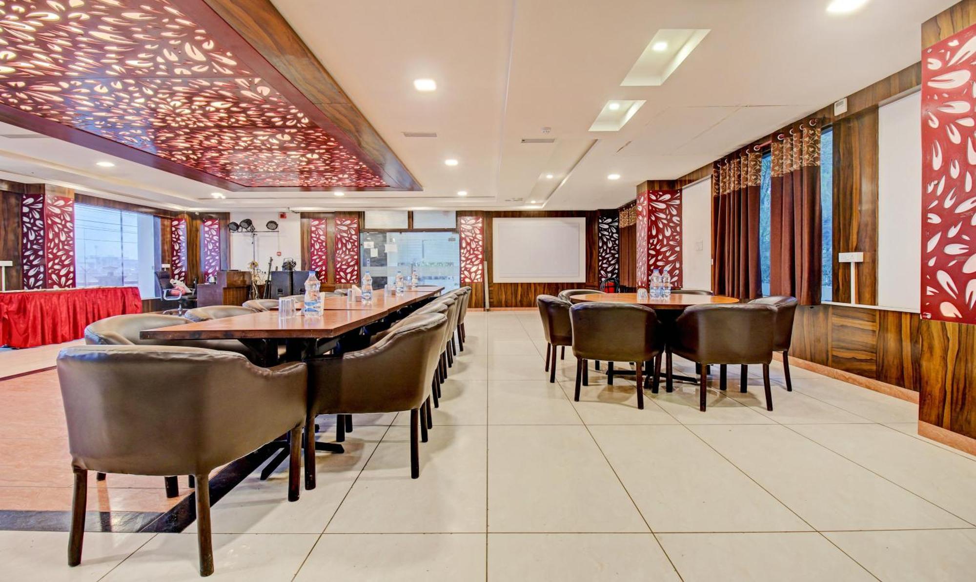 Treebo Trend Silver Grand Gomti Nagar Lucknow Exterior foto