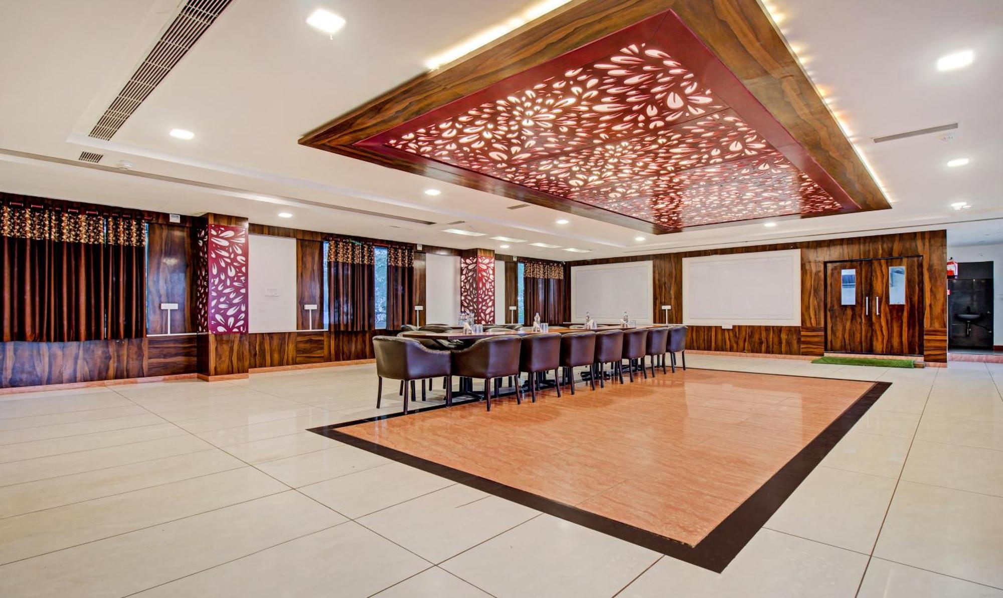 Treebo Trend Silver Grand Gomti Nagar Lucknow Exterior foto