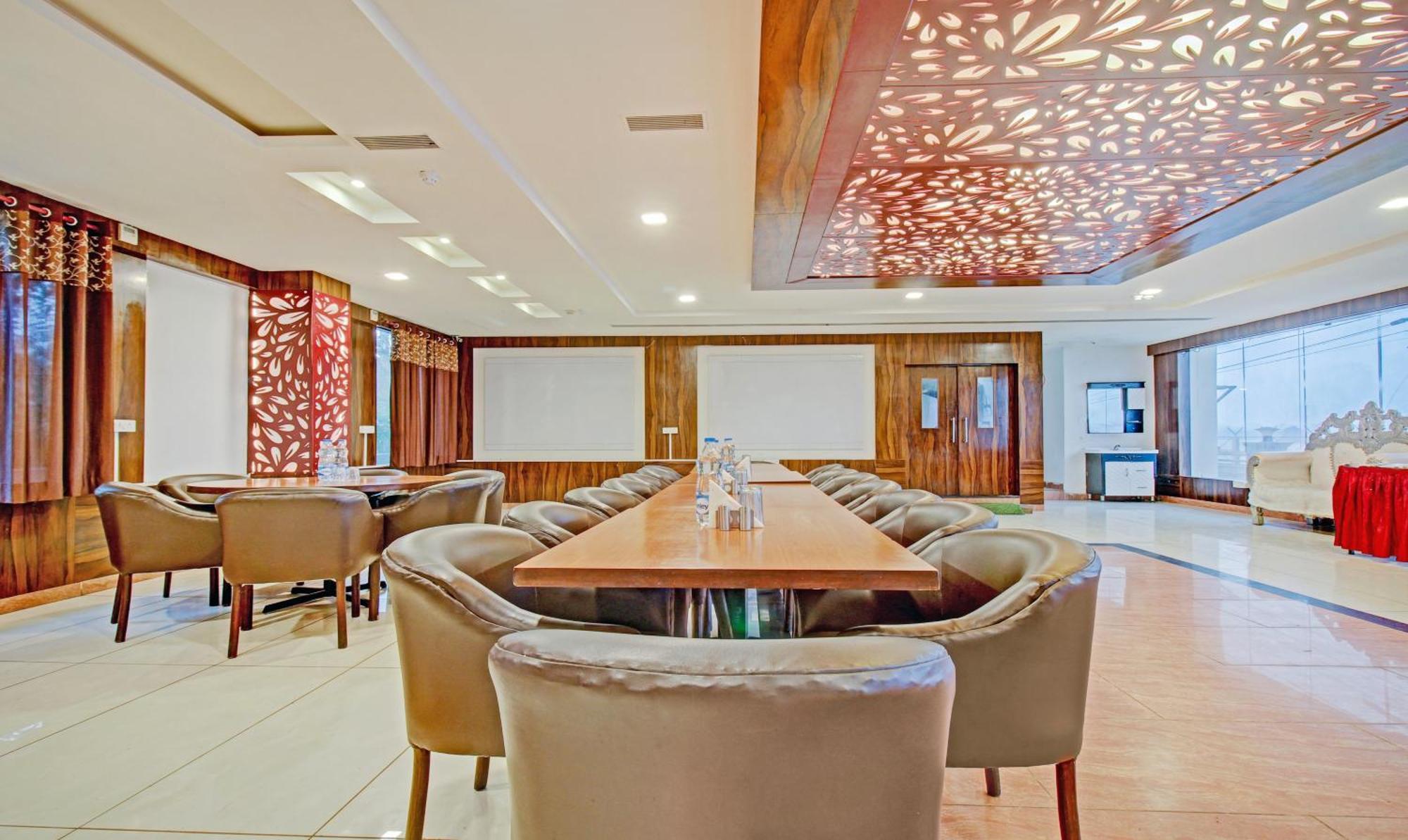 Treebo Trend Silver Grand Gomti Nagar Lucknow Exterior foto