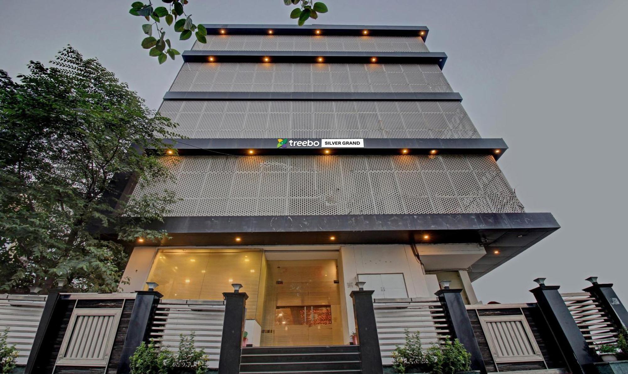 Treebo Trend Silver Grand Gomti Nagar Lucknow Exterior foto