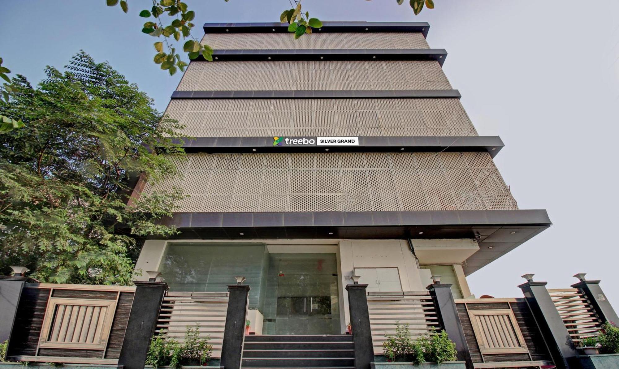 Treebo Trend Silver Grand Gomti Nagar Lucknow Exterior foto